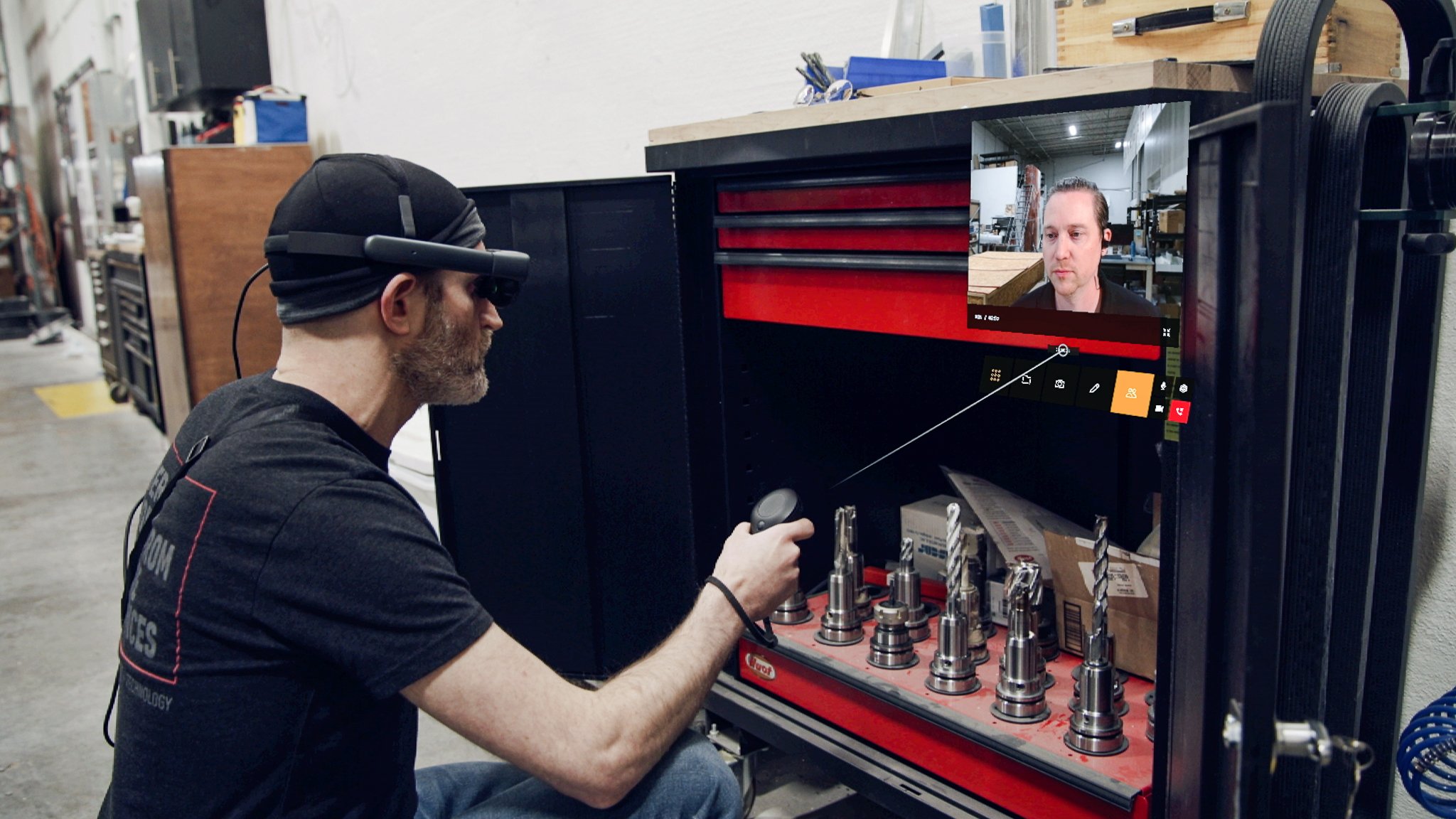 A worker receives spatial guidance while using Magic Leap 2.