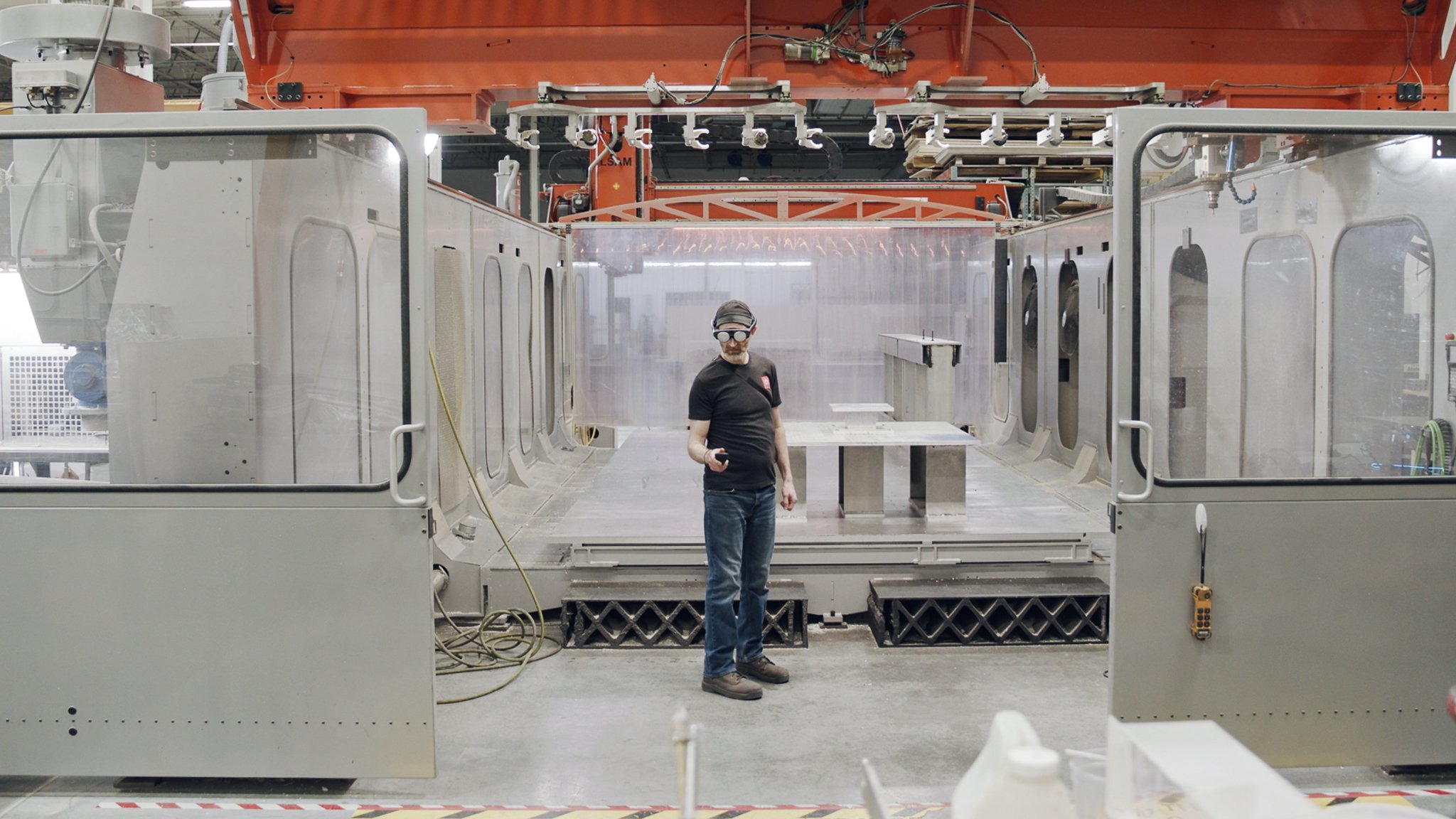 A worker uses a Magic Leap headset during an Assist session.